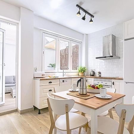 Precioso Apartamento Con Patio マラガ エクステリア 写真