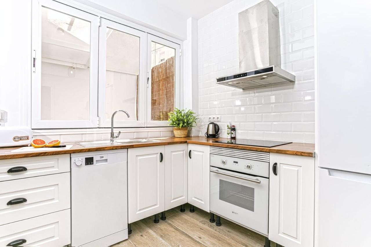 Precioso Apartamento Con Patio マラガ エクステリア 写真