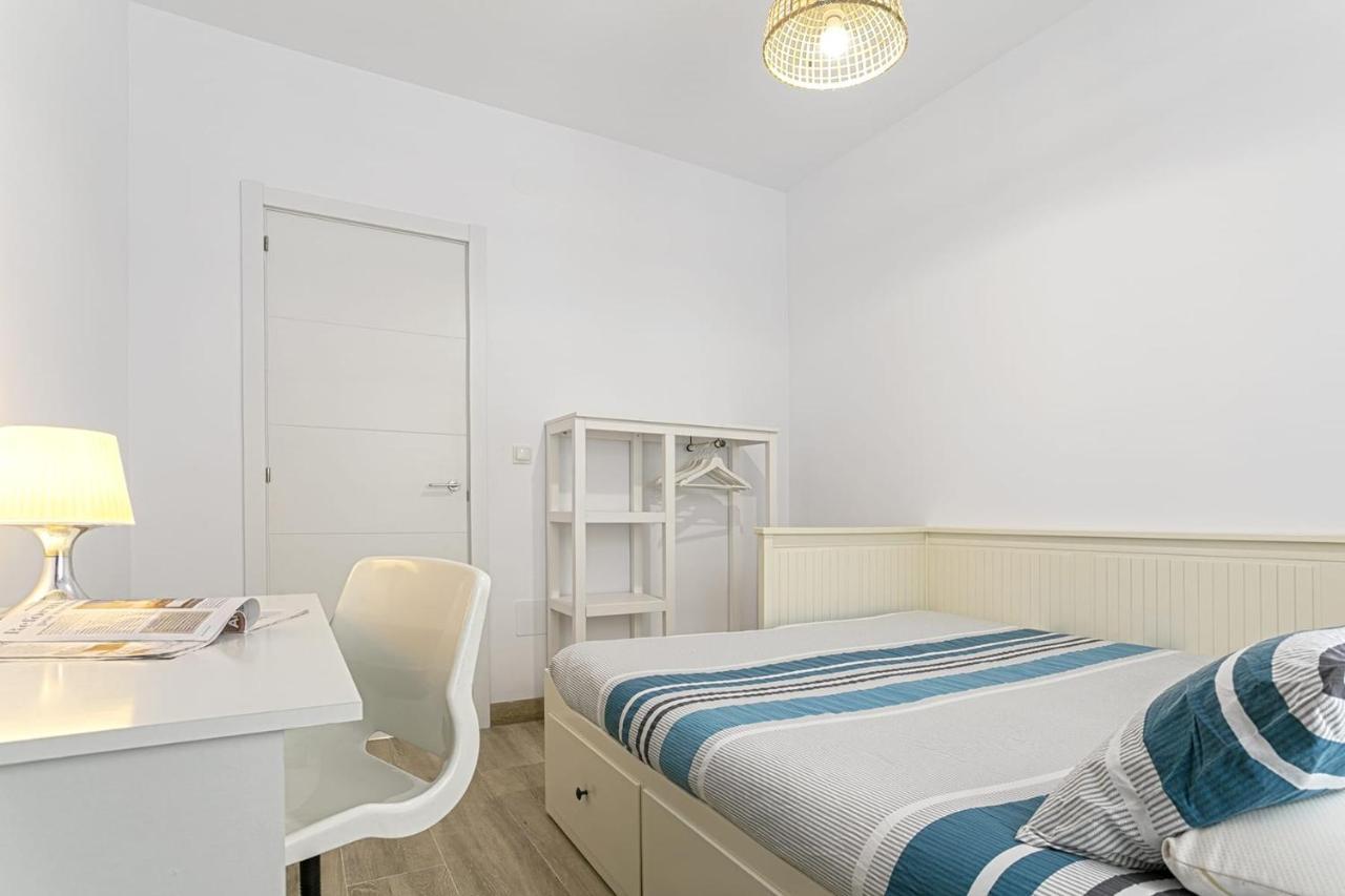 Precioso Apartamento Con Patio マラガ エクステリア 写真